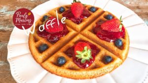 Waffle-com-geléia-de-morangos-SEM-GLÚTEN